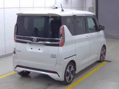 Nissan ROOX  с аукциона в Японии