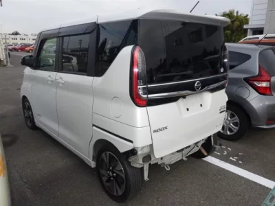 Nissan ROOX  с аукциона в Японии