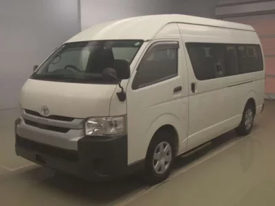 Toyota HIACE  с аукциона в Японии