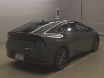 Toyota PRIUS  с аукциона в Японии