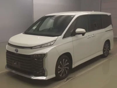 Toyota VOXY  с аукциона в Японии