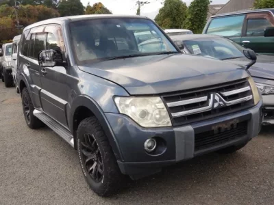 Mitsubishi PAJERO