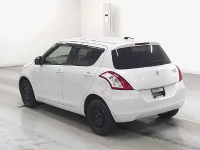 Suzuki SWIFT  с аукциона в Японии