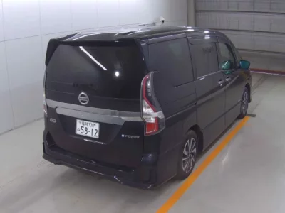 Nissan SERENA  с аукциона в Японии