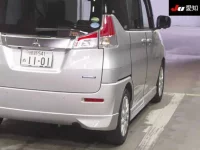 Mitsubishi DELICA D2 лот № 71444 оценка 4  с аукциона в Японии 7