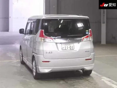 Mitsubishi DELICA D2