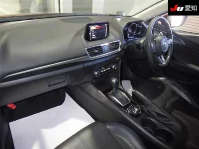 Mazda AXELA  с аукциона в Японии