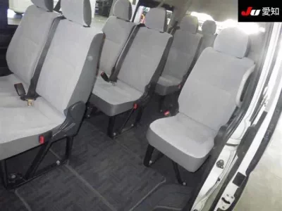 Toyota HIACE  с аукциона в Японии