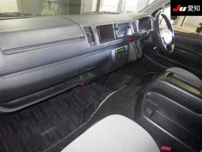 Toyota HIACE  с аукциона в Японии