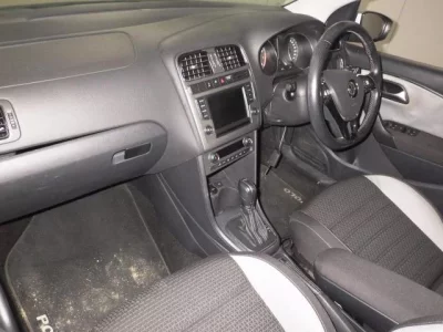 Volkswagen CROSS POLO