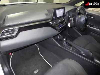 Toyota C-HR  с аукциона в Японии