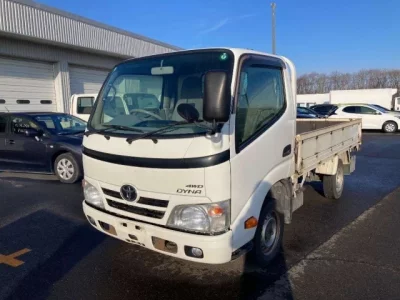 Toyota DYNA  с аукциона в Японии