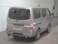 Nissan CARAVAN VAN лот № 8052 оценка 3  с аукциона в Японии 3