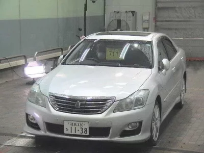 Toyota CROWN  с аукциона в Японии