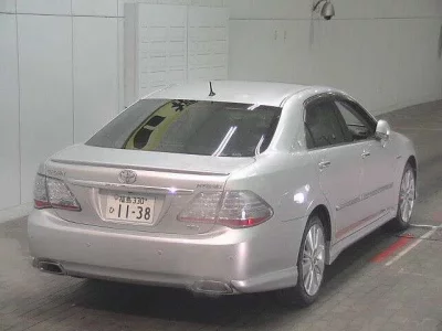 Toyota CROWN  с аукциона в Японии