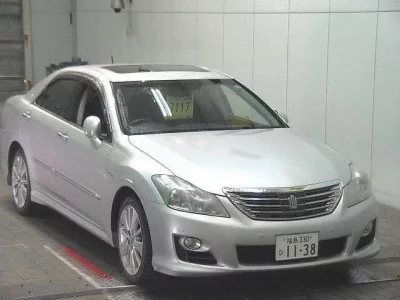 Toyota CROWN  с аукциона в Японии