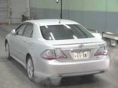 Toyota CROWN  с аукциона в Японии