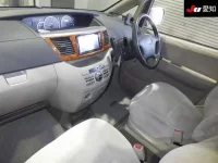 Toyota NOAH лот № 1023 оценка R  с аукциона в Японии 2