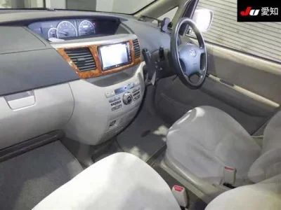 Toyota NOAH  с аукциона в Японии