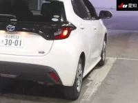 Toyota YARIS лот № 4161 оценка 4  с аукциона в Японии 7