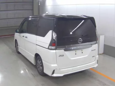 Nissan SERENA  с аукциона в Японии