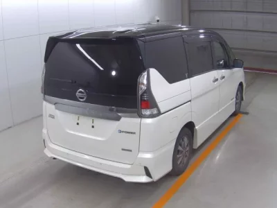 Nissan SERENA  с аукциона в Японии