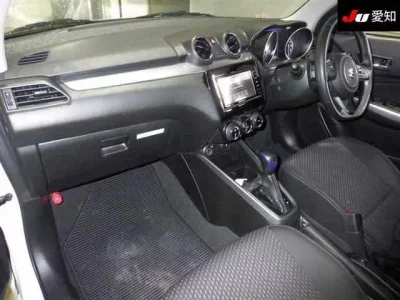 Suzuki SWIFT  с аукциона в Японии