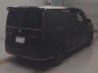 Honda STEP WAGON лот № 2063 оценка 4  с аукциона в Японии 1