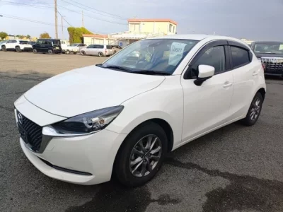 Mazda MAZDA2  с аукциона в Японии
