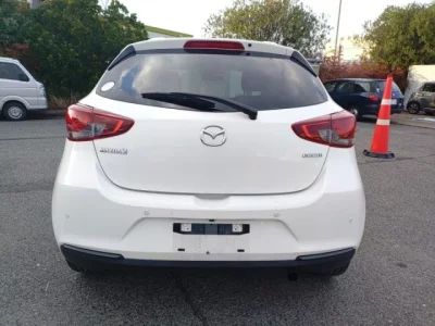 Mazda MAZDA2  с аукциона в Японии