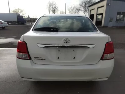 Toyota COROLLA AXIO  с аукциона в Японии