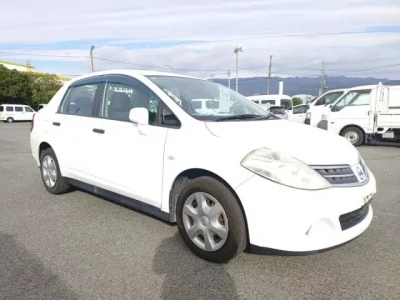 Nissan TIIDA LATIO