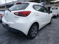 Mazda DEMIO лот № 8559 оценка 3.5  с аукциона в Японии 2