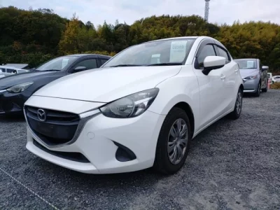 Mazda DEMIO  с аукциона в Японии