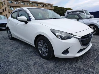 Mazda DEMIO  с аукциона в Японии