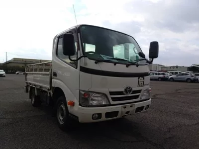Toyota DYNA  с аукциона в Японии
