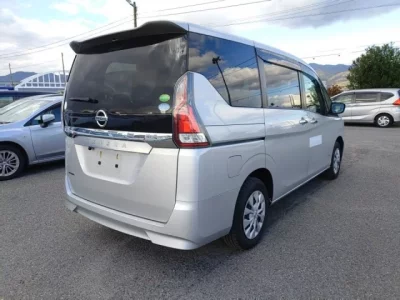 Nissan SERENA  с аукциона в Японии