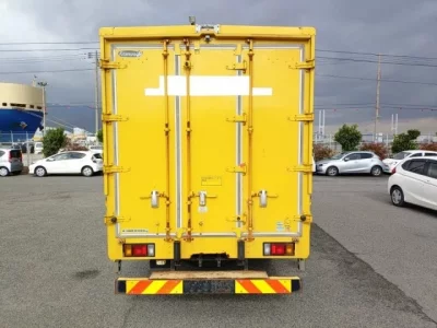 Isuzu ELF  с аукциона в Японии