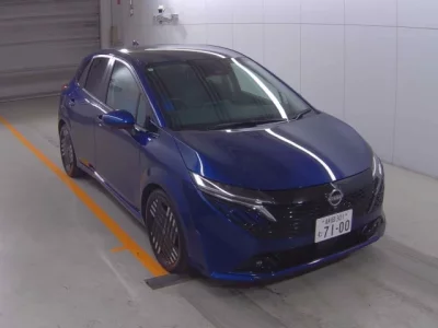 Nissan AURA