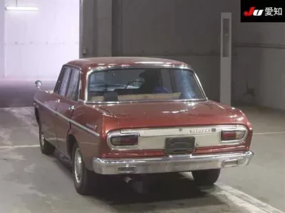 Toyota CROWN  с аукциона в Японии