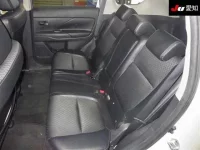 Mitsubishi OUTLANDER PHEV лот № 4294 оценка 3.5  с аукциона в Японии 3