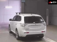 Mitsubishi OUTLANDER PHEV лот № 4294 оценка 3.5  с аукциона в Японии 1