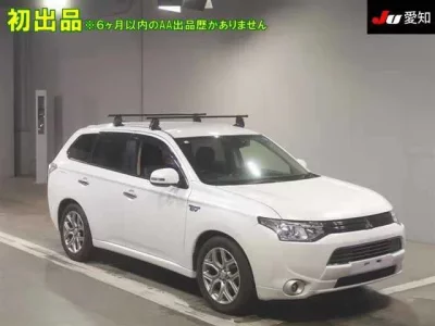 Mitsubishi OUTLANDER PHEV  с аукциона в Японии