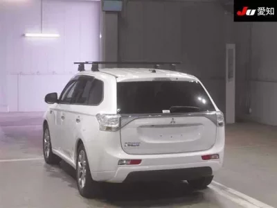 Mitsubishi OUTLANDER PHEV  с аукциона в Японии