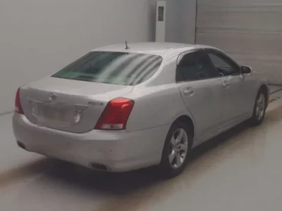 Toyota CROWN  с аукциона в Японии
