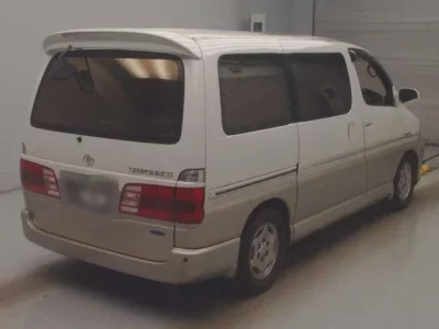 Toyota HIACE  с аукциона в Японии