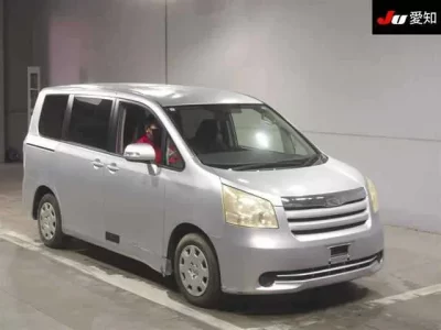 Toyota NOAH  с аукциона в Японии