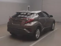 Toyota C-HR лот № 50018 оценка R  с аукциона в Японии 1