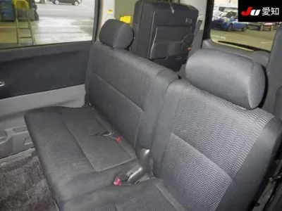 Toyota VOXY  с аукциона в Японии