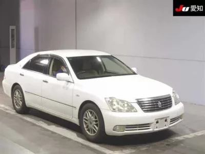 Toyota CROWN  с аукциона в Японии
